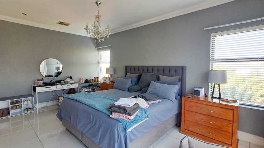 To Let 4 Bedroom Property for Rent in Avalon Estate Western Cape